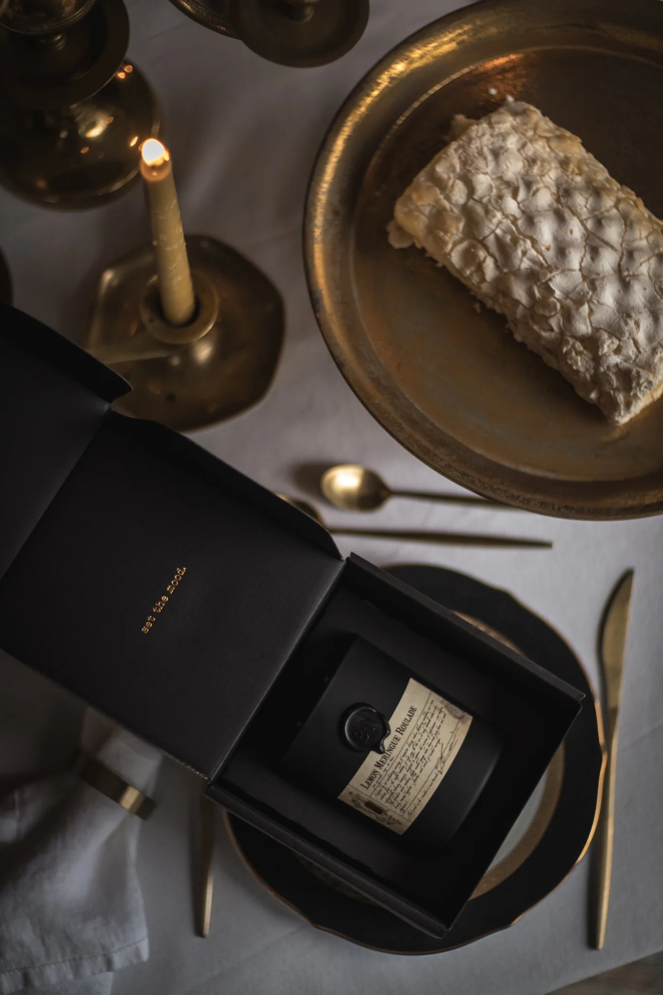 Lemon Meringue Roulade Candle