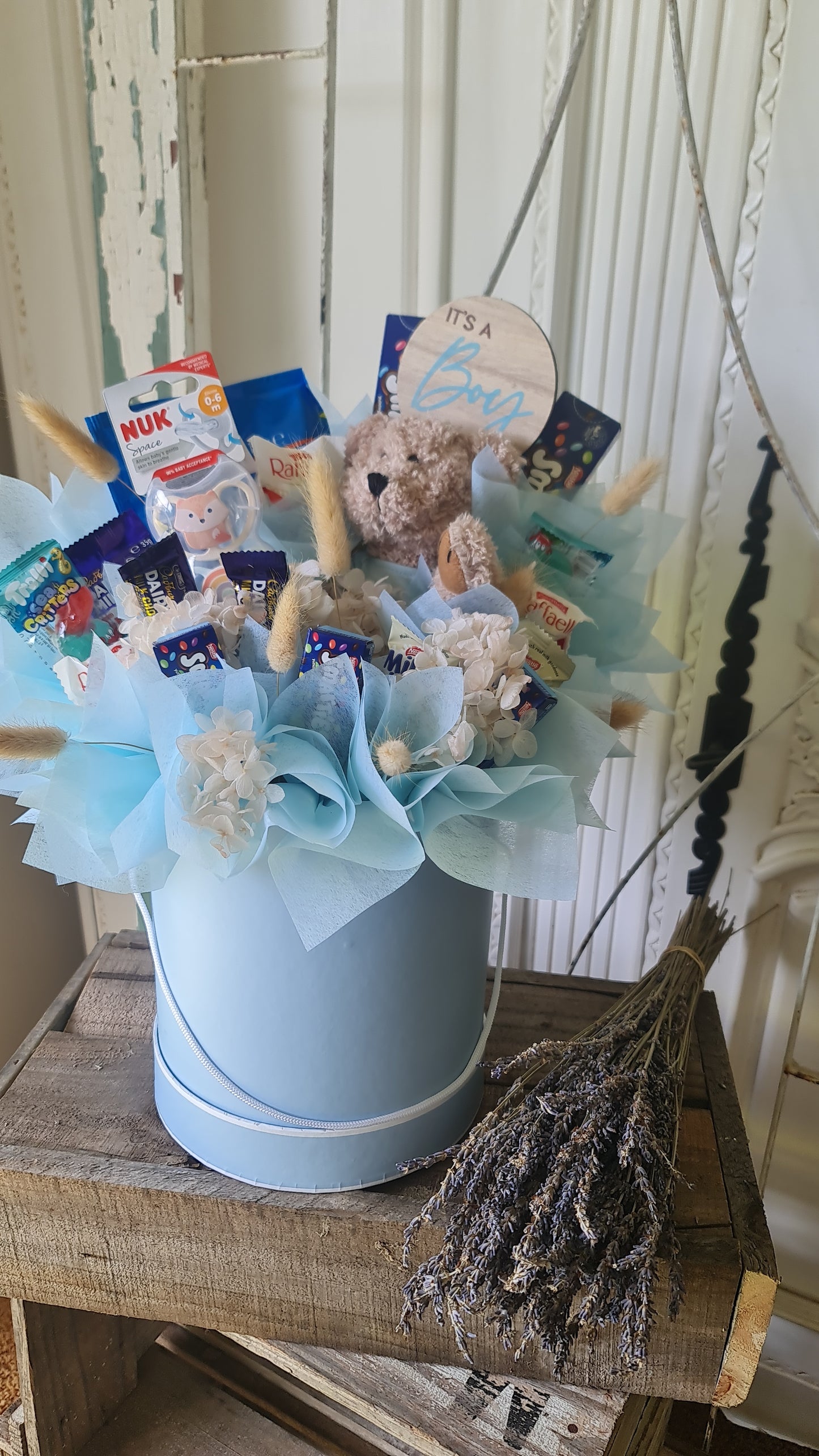 It's A Boy Arrangement