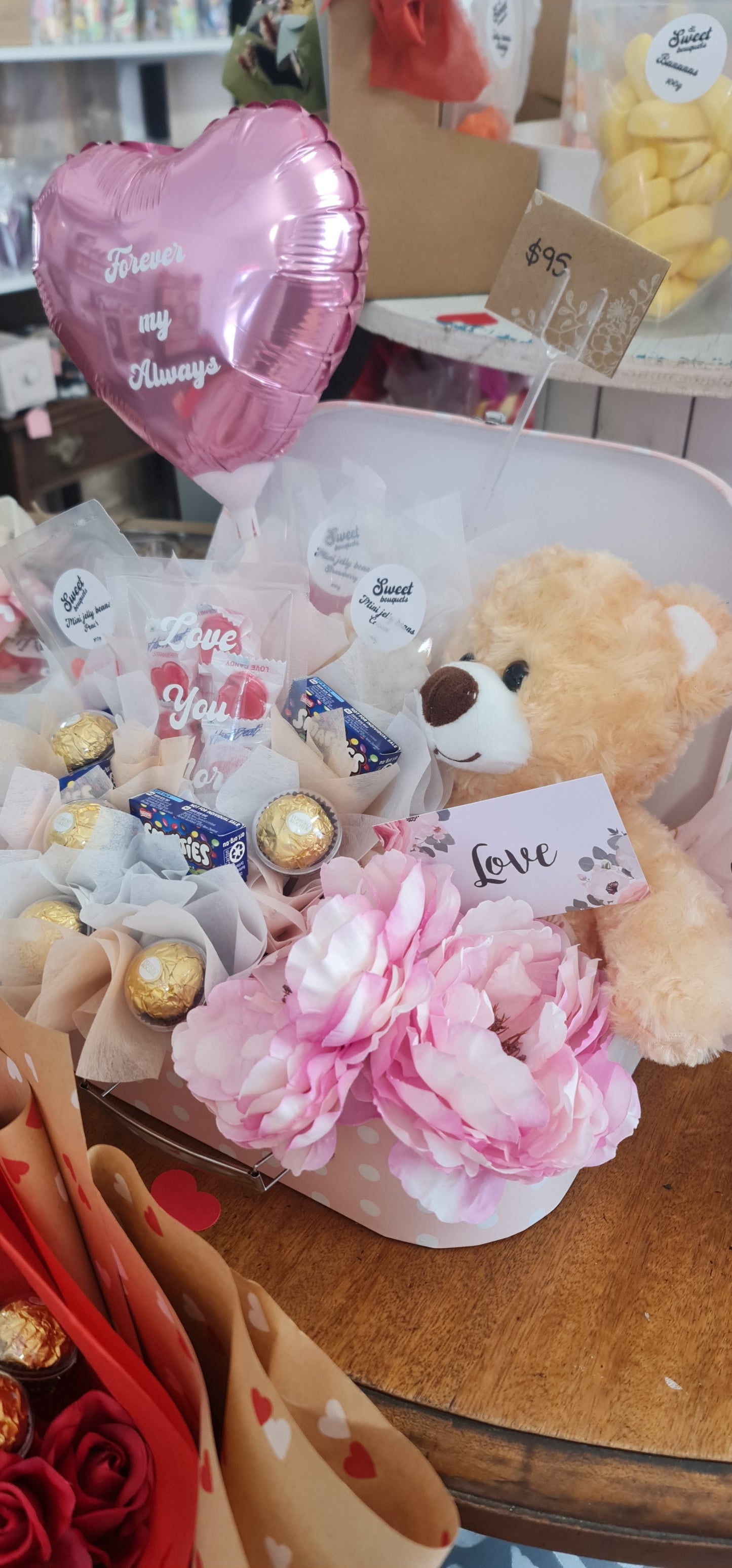 Teddy & Lolly Gift Box Bouquet