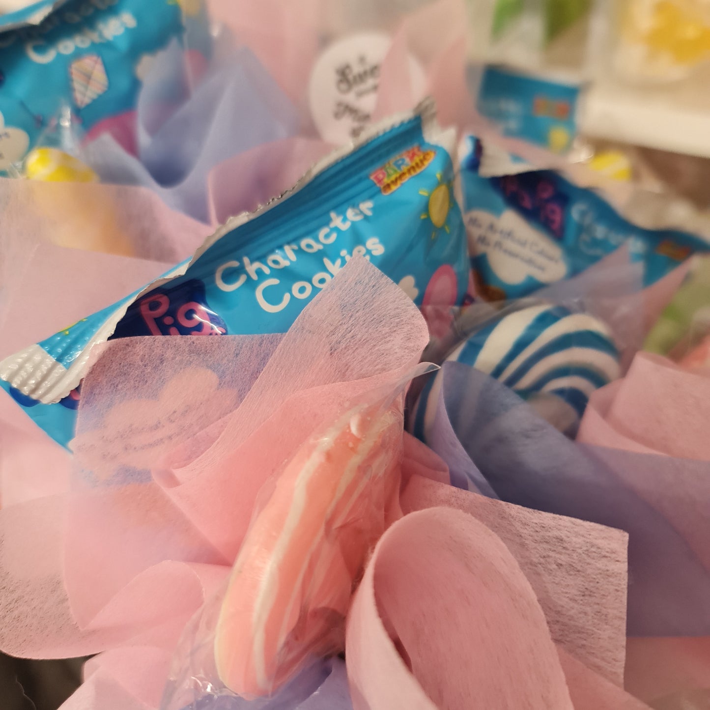 Peppa Pig Cookie & Lolly Bouquet